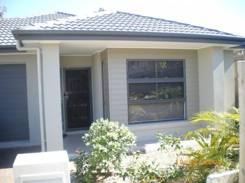 44 Stringybark Drive, Molendinar QLD 4214