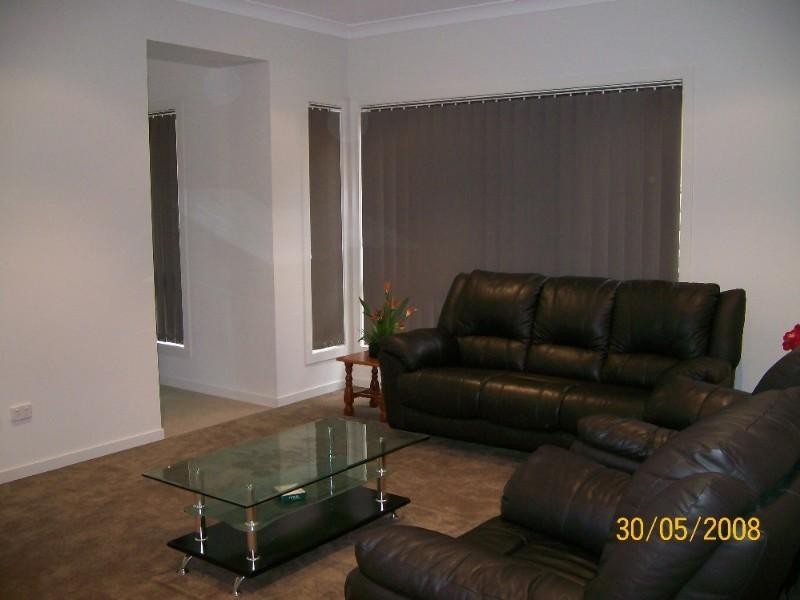44 Stringybark Drive, Molendinar QLD 4214
