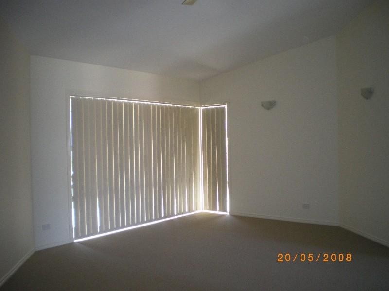 1 Selsey Court, Arundel QLD 4214