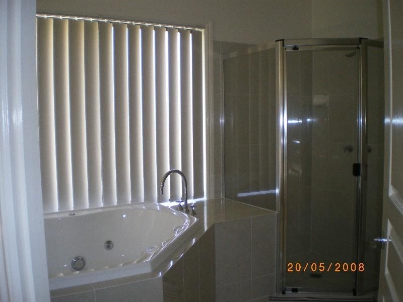 1 Selsey Court, Arundel QLD 4214