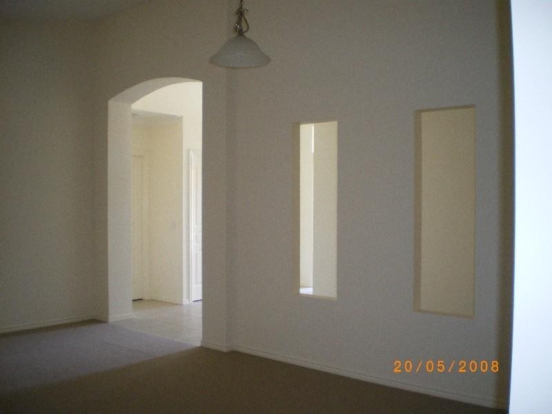 1 Selsey Court, Arundel QLD 4214