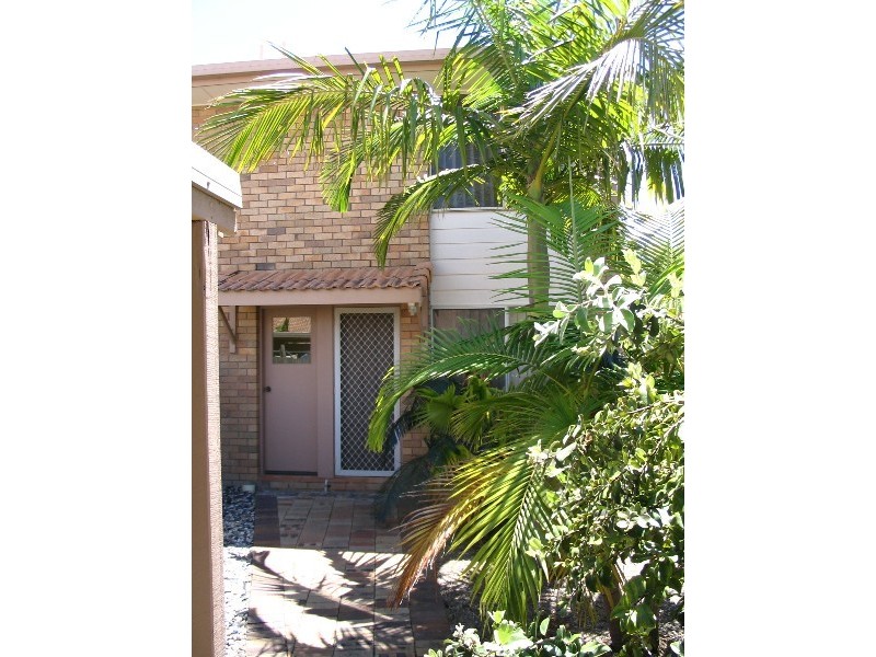 81 Olsen Avenue, Labrador QLD 4215