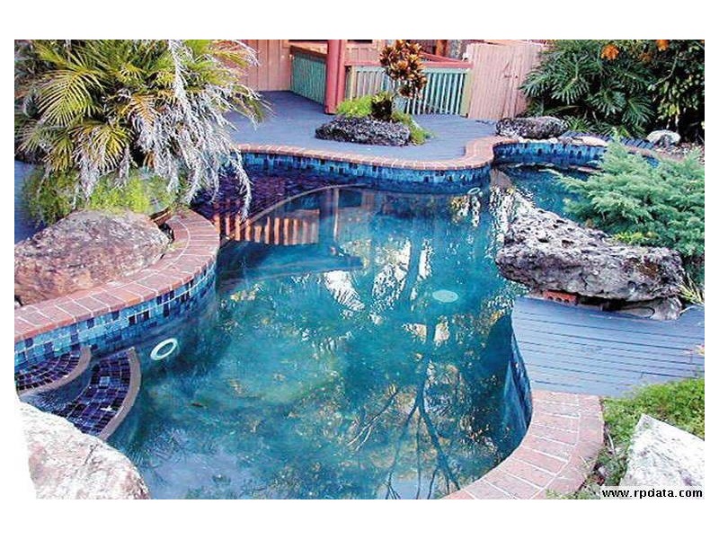 30 The Crescent, Ashmore QLD 4214