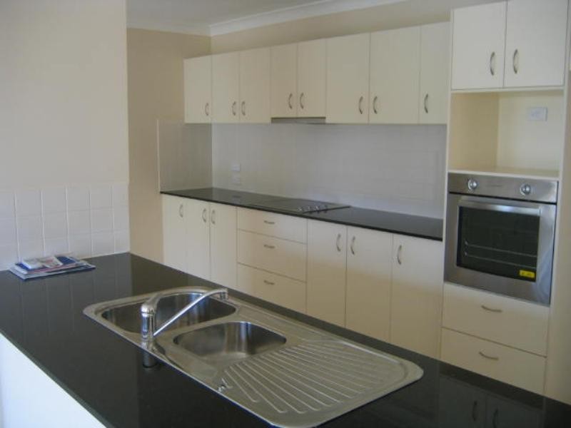 10 Noelene Lane, Arundel QLD 4214