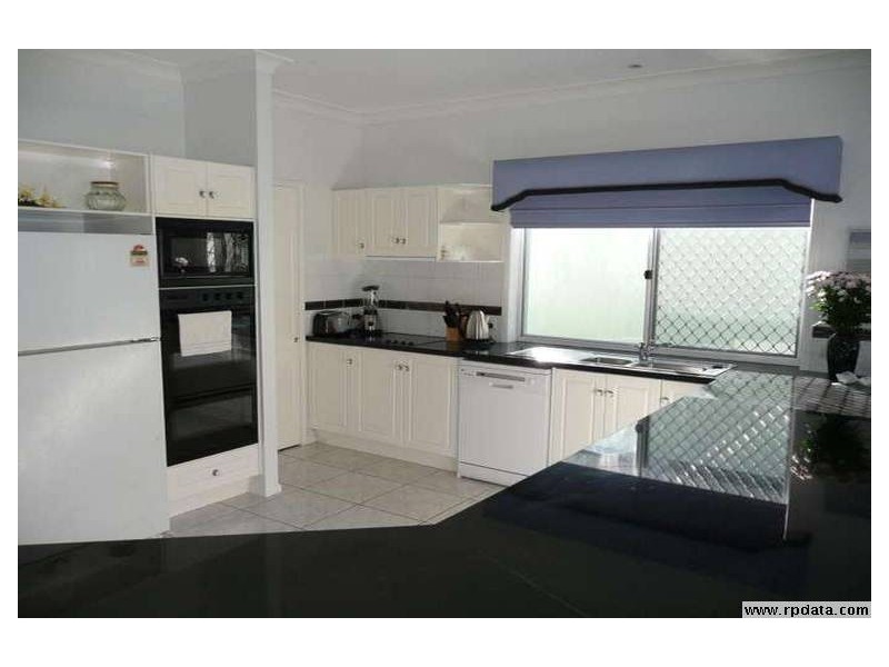 1 Arun Drive, Arundel QLD 4214