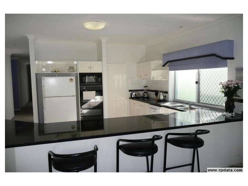 1 Arun Drive, Arundel QLD 4214