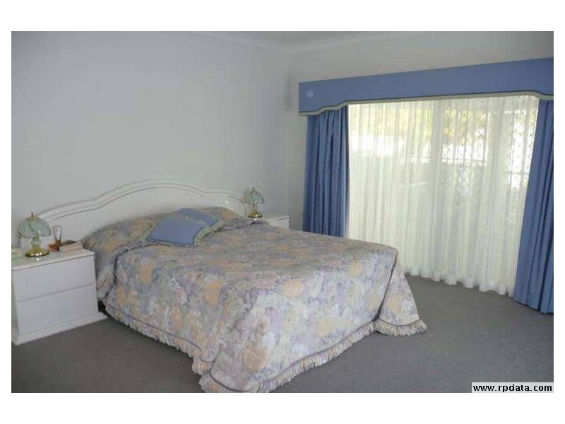 1 Arun Drive, Arundel QLD 4214