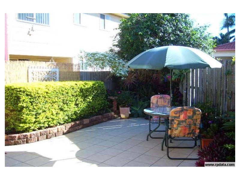 2/19 Gordon Street, Labrador QLD 4215