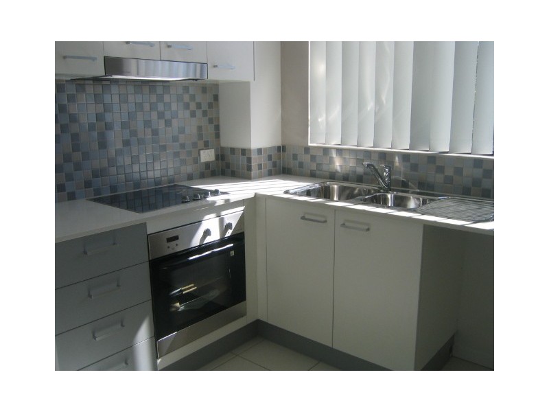 17/15 Lloyd Street, Southport QLD 4215