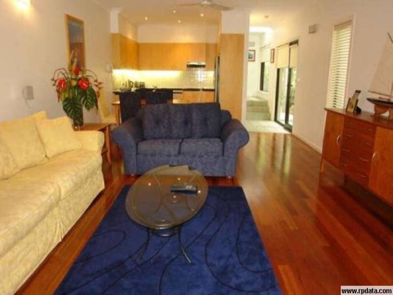 1/12 Billington Street, Labrador QLD 4215