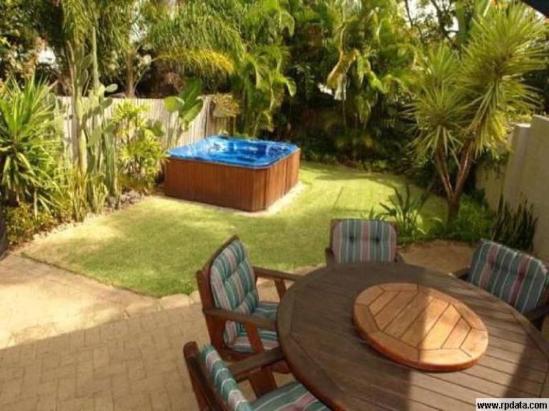 1/12 Billington Street, Labrador QLD 4215