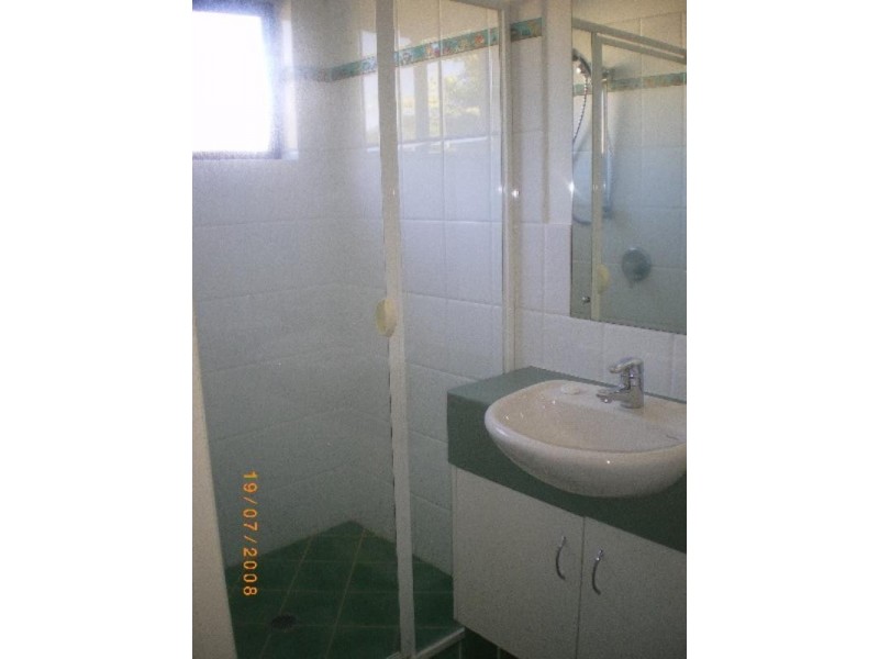 1/12 Billington Street, Labrador QLD 4215