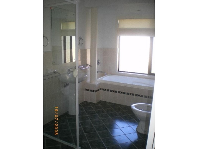 1/12 Billington Street, Labrador QLD 4215