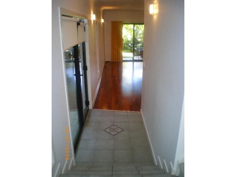 1/12 Billington Street, Labrador QLD 4215