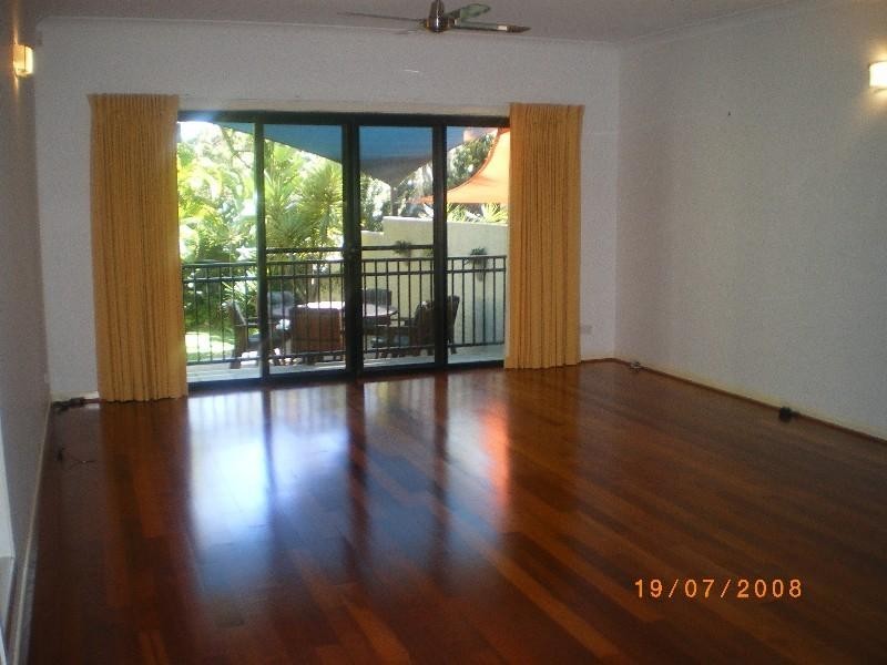 1/12 Billington Street, Labrador QLD 4215