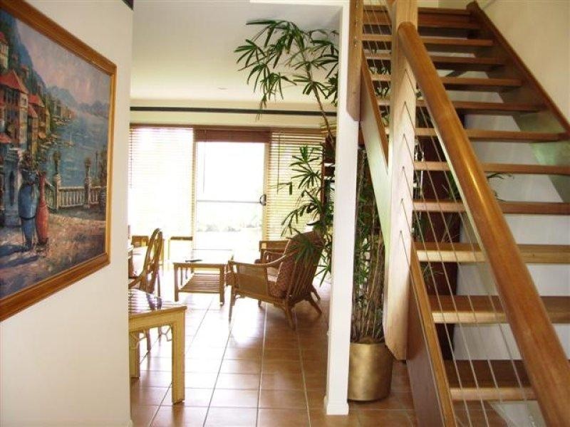 2/15 Harley Street, Labrador QLD 4215