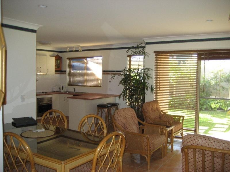 2/15 Harley Street, Labrador QLD 4215