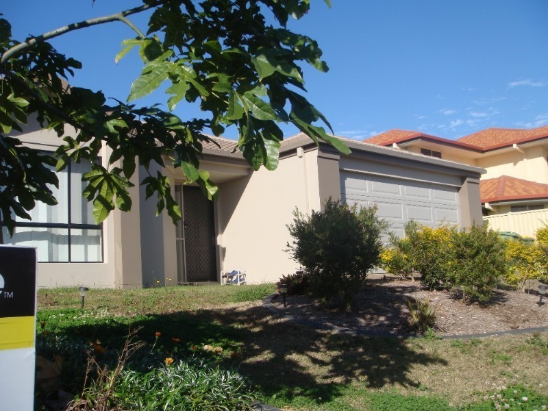 55 Golden Bear Drive, Arundel QLD 4214