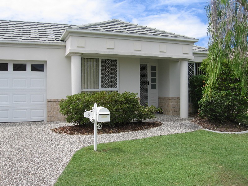 8 Jordana Street, Arundel QLD 4214