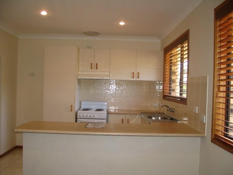 4 Magnolia Avenue, Hollywell QLD 4216