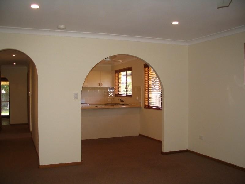 4 Magnolia Avenue, Hollywell QLD 4216