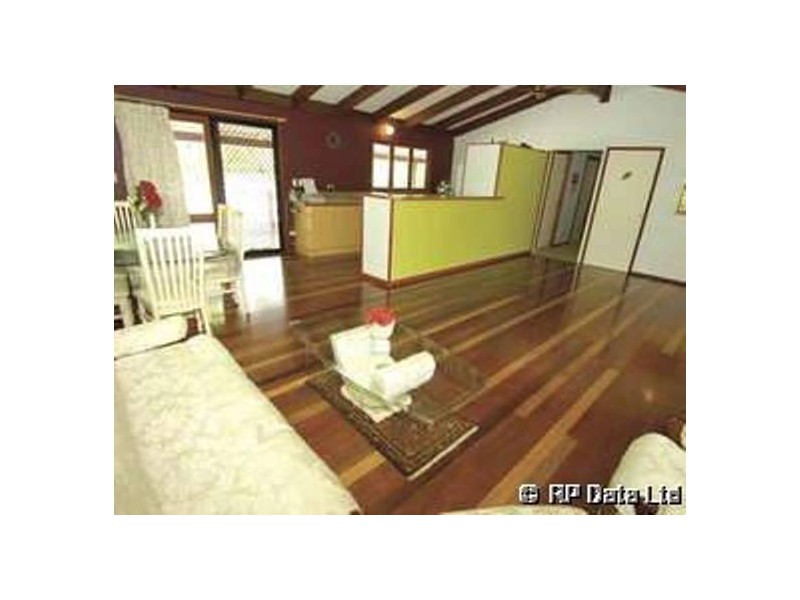 39 Warana Avenue, Southport QLD 4215