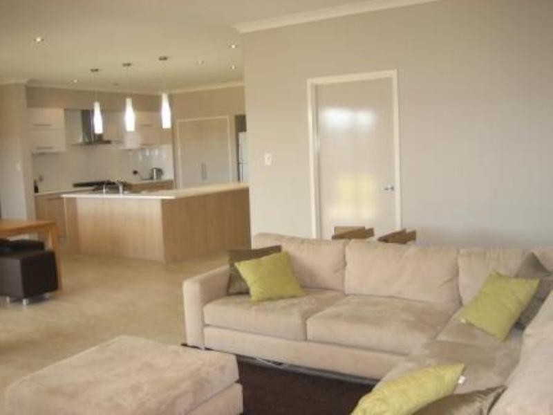 76 Salvado Drive, Pacific Pines QLD 4211