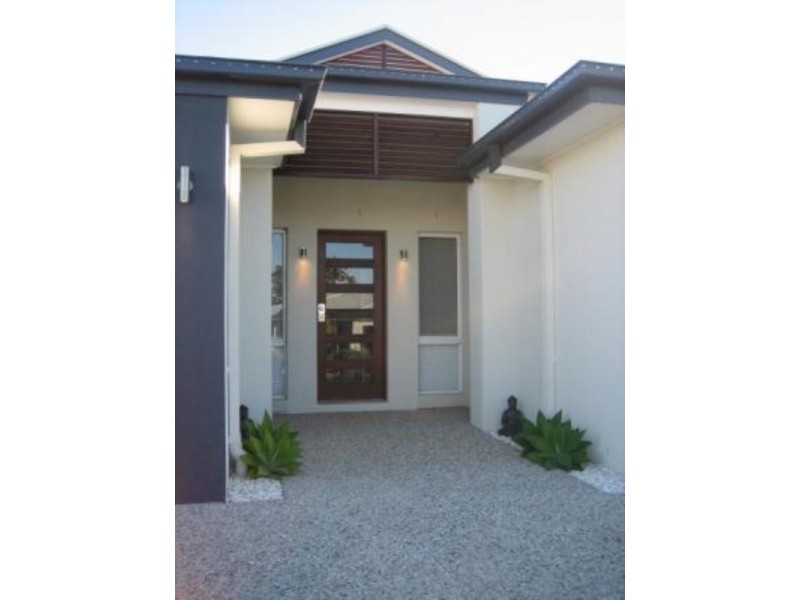 76 Salvado Drive, Pacific Pines QLD 4211