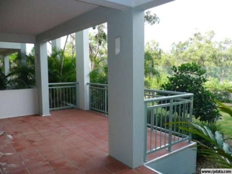 17/76 Chichester Drive, Arundel QLD 4214