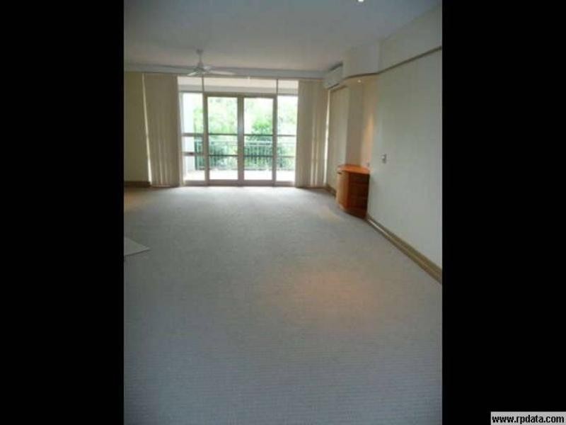 17/76 Chichester Drive, Arundel QLD 4214