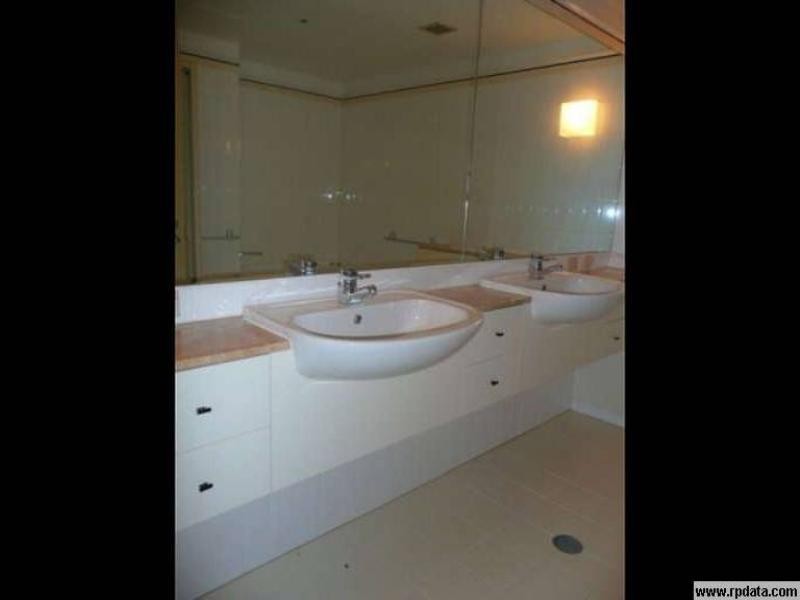 17/76 Chichester Drive, Arundel QLD 4214