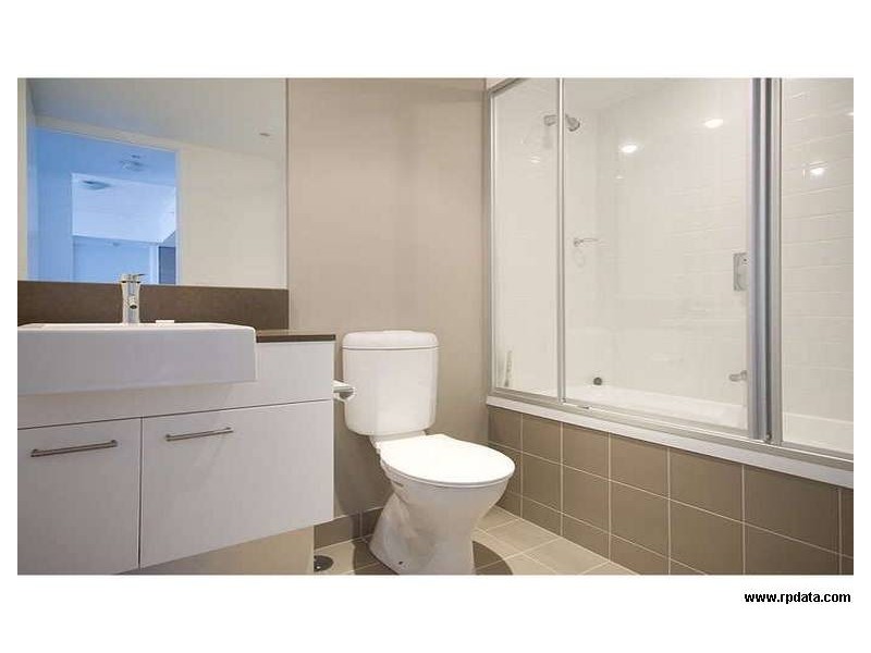 56 Scarborough Street, Southport QLD 4215