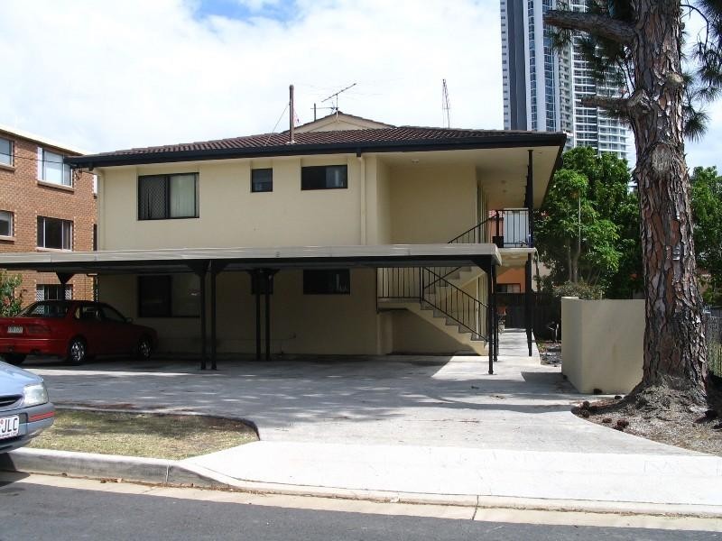 1/3 Owens Lane, Southport QLD 4215