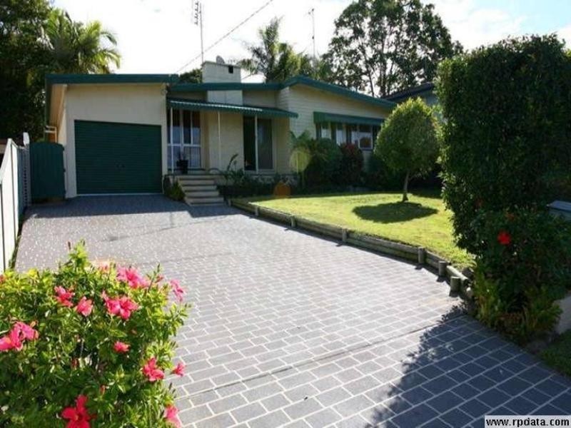 12 Geoffrey Avenue, Southport QLD 4215