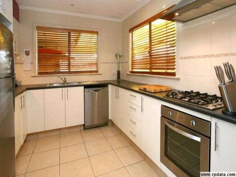 12 Geoffrey Avenue, Southport QLD 4215