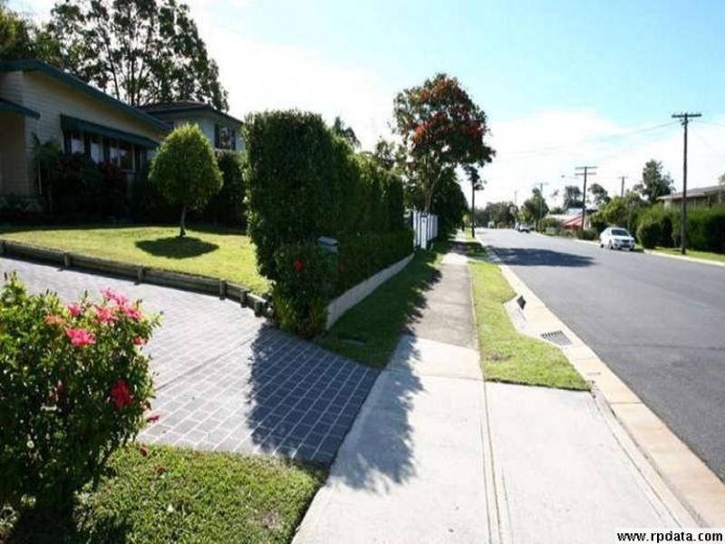 12 Geoffrey Avenue, Southport QLD 4215
