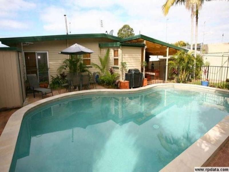 12 Geoffrey Avenue, Southport QLD 4215