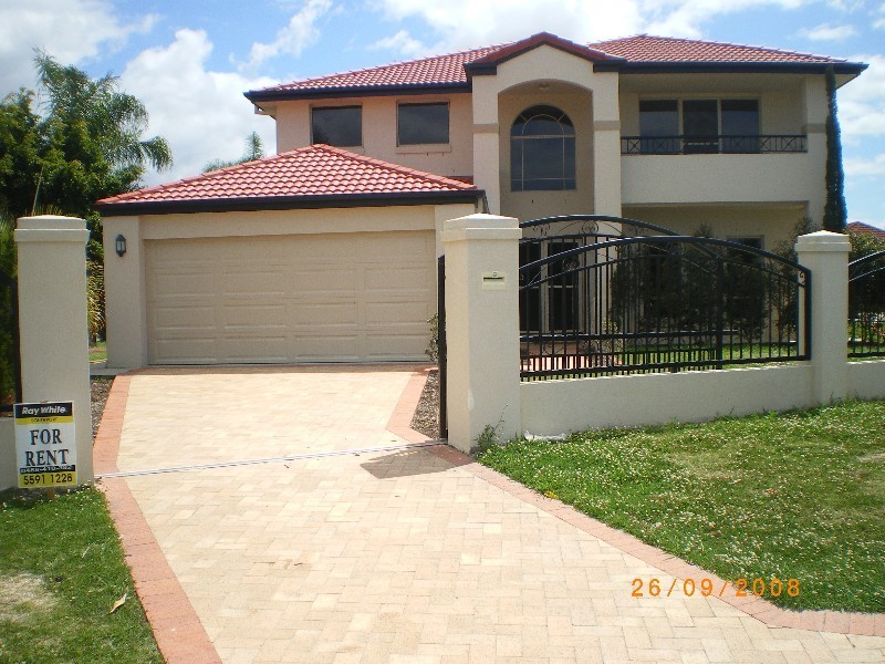 9 Marjorie Crescent, Benowa QLD 4217