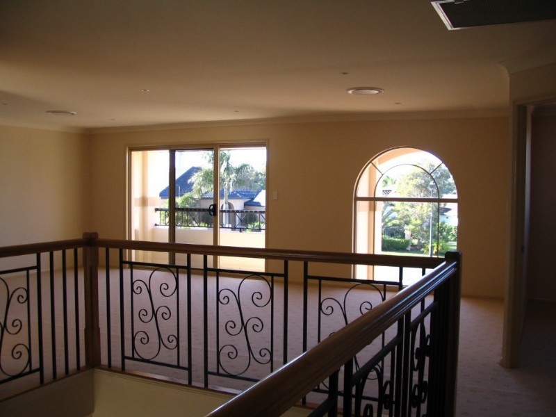 9 Marjorie Crescent, Benowa QLD 4217