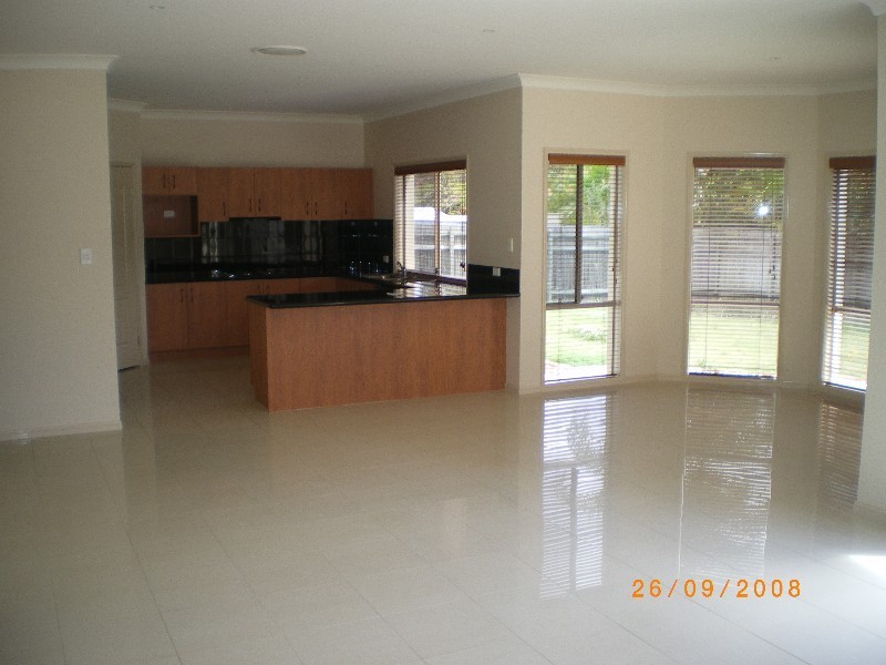 9 Marjorie Crescent, Benowa QLD 4217