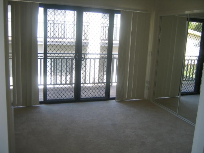 3/12 Prince Street, Southport QLD 4215