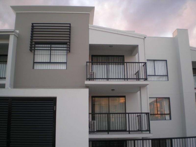 4/15-17 Lloyd Street, Southport QLD 4215