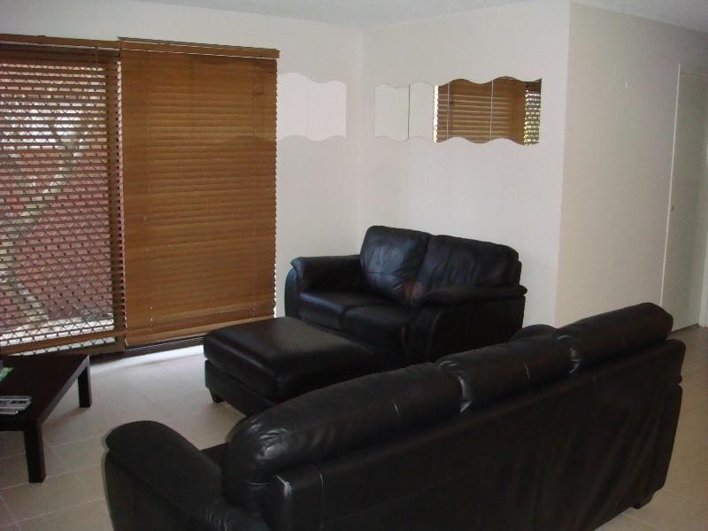 2/20 White Street, Southport QLD 4215