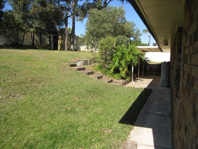 77 Wardoo Street, Southport QLD 4215