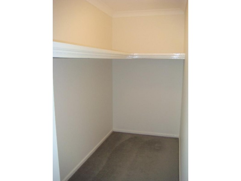 5 whitely Chase, Arundel QLD 4214