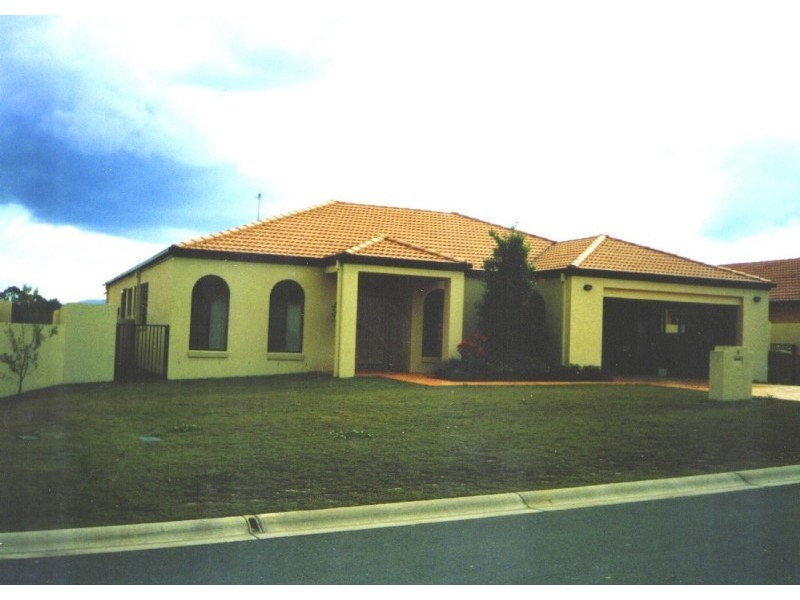 4 Orpington Court, Arundel QLD 4214