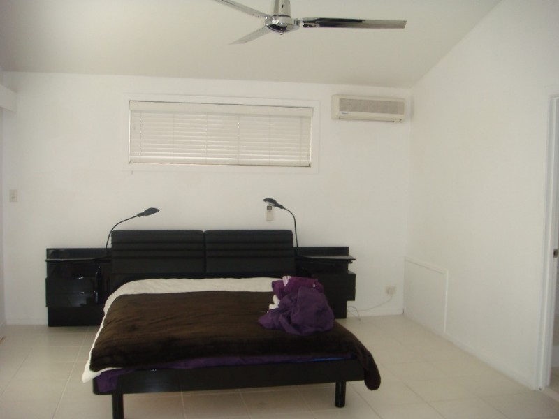 1 Dirk Hartog Place, Paradise Point QLD 4216