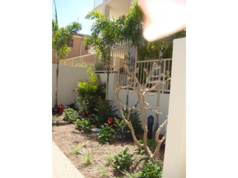 4/13D Wyndham Avenue, Southport QLD 4215