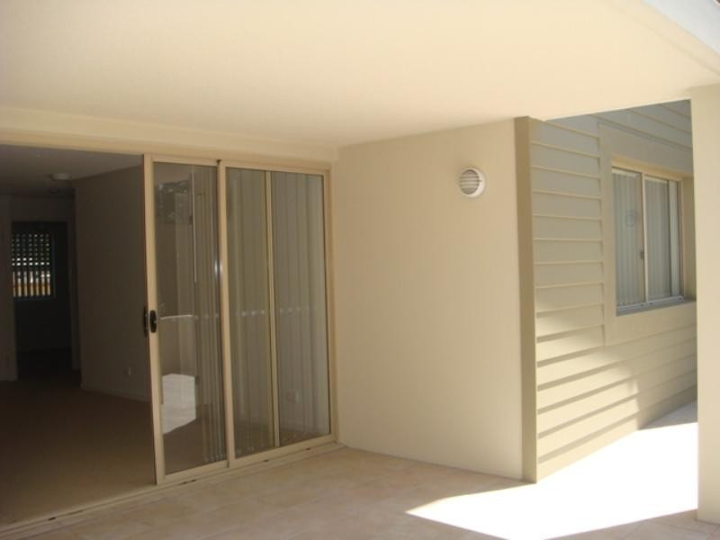 4/13D Wyndham Avenue, Southport QLD 4215