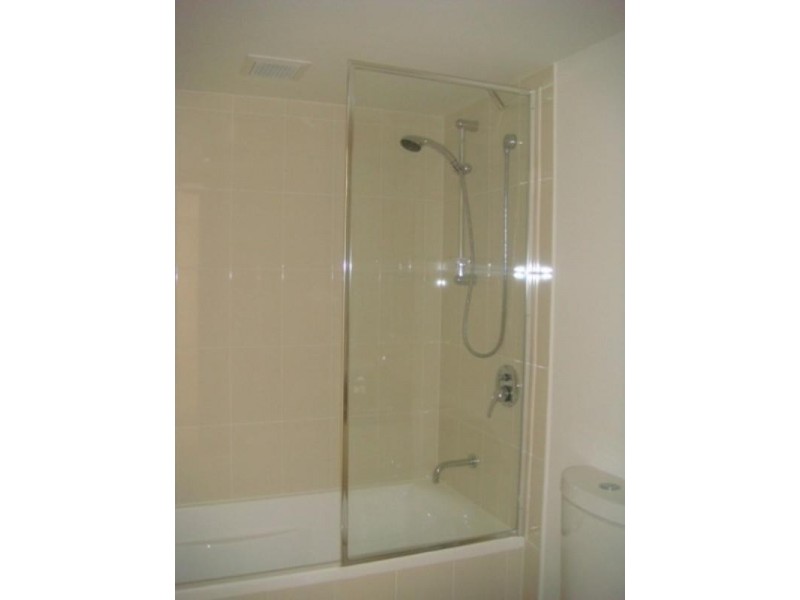 4/13D Wyndham Avenue, Southport QLD 4215